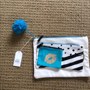 Mud pie cosmetics bag